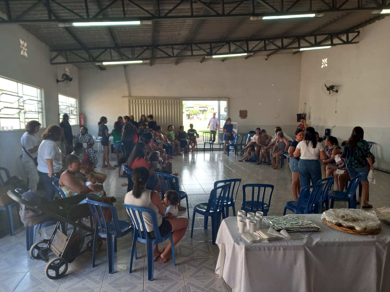 Atendimento e acolhimento de famílias